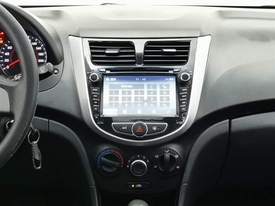 Mazda Reina Hatchback 2015 car image #13