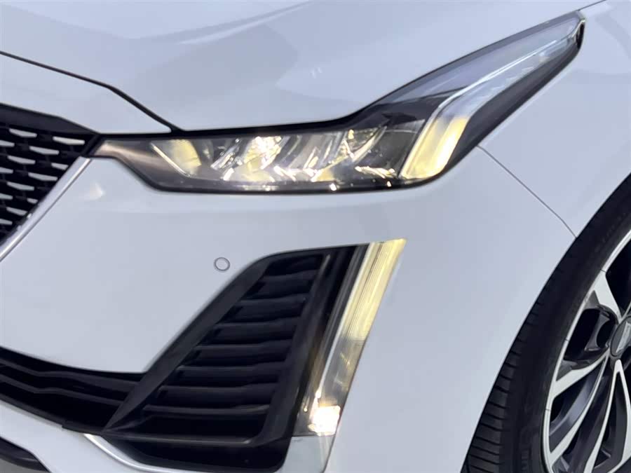 2022 car image #13