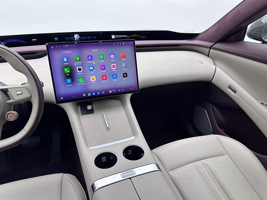 MI YU7 2025 car image #13