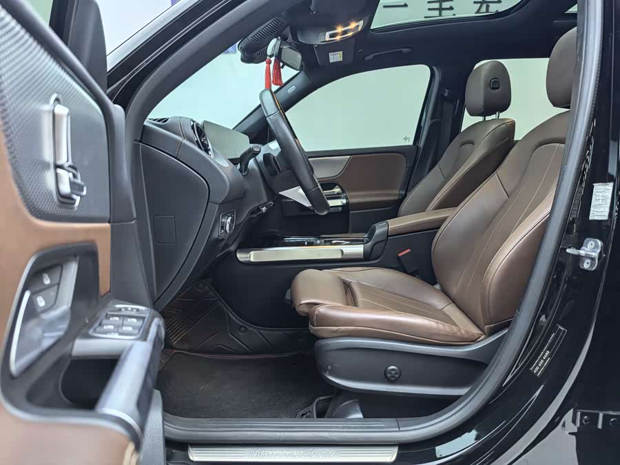 Mercedes-Benz GLB Class 2024 #13 Mercedes-Benz GLB Class 2024 car image #13