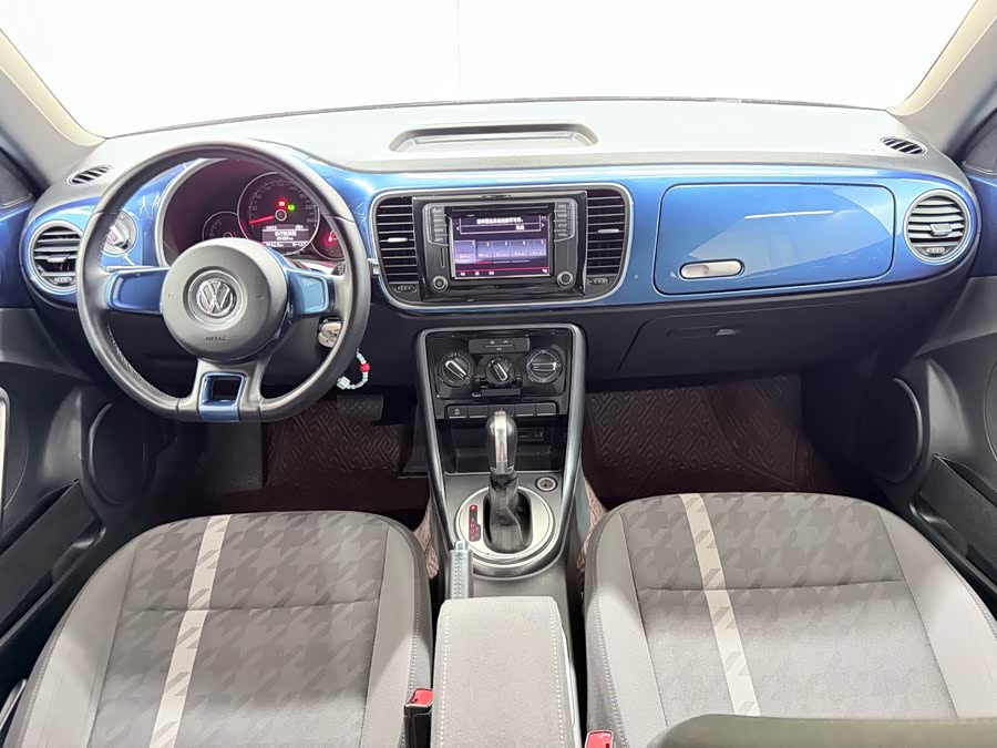 Volkswagen Beetle 2017 изображение автомобиля #13