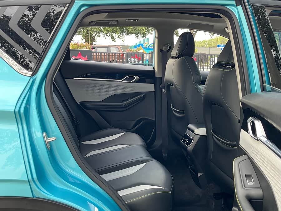 GEELY Coolray 2022 car image #13