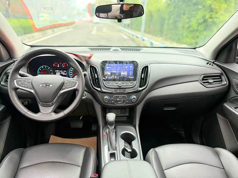 Chevrolet Equinox 2022 car image #13