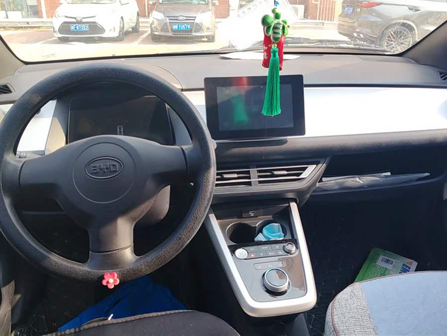 BYD e1 2020 car image #13