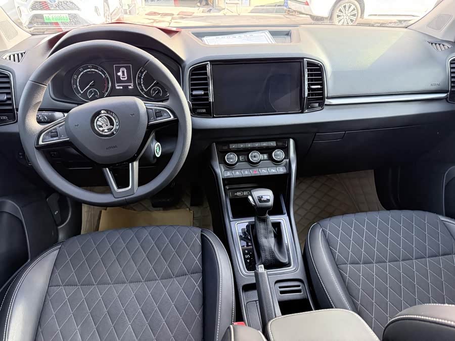 Skoda Karoq 2020 car image #13