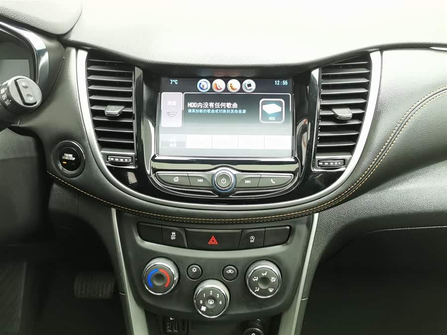 Chevrolet Tracker 2018 immagine di auto #13