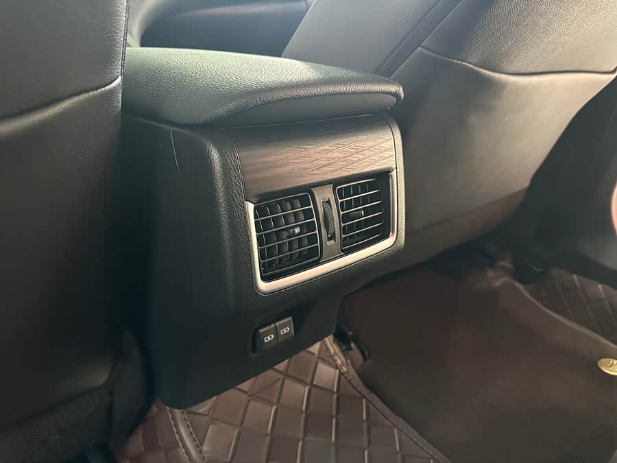Toyota 2025 car image #13