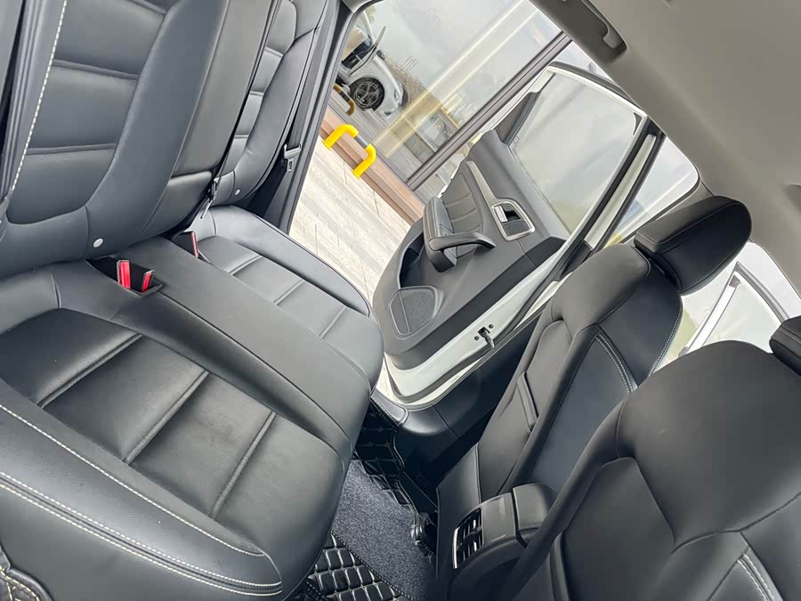 6 2018 car image #13