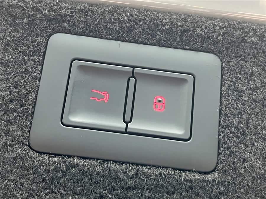 BYD Han 2025 car image #13
