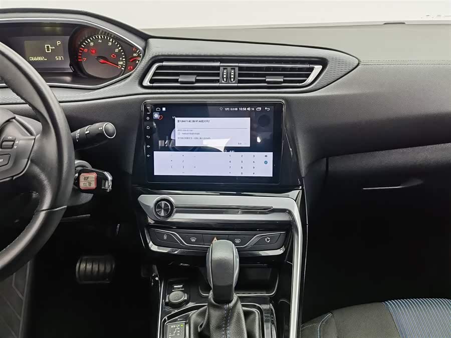 Peugeot 308 2018 car image #13