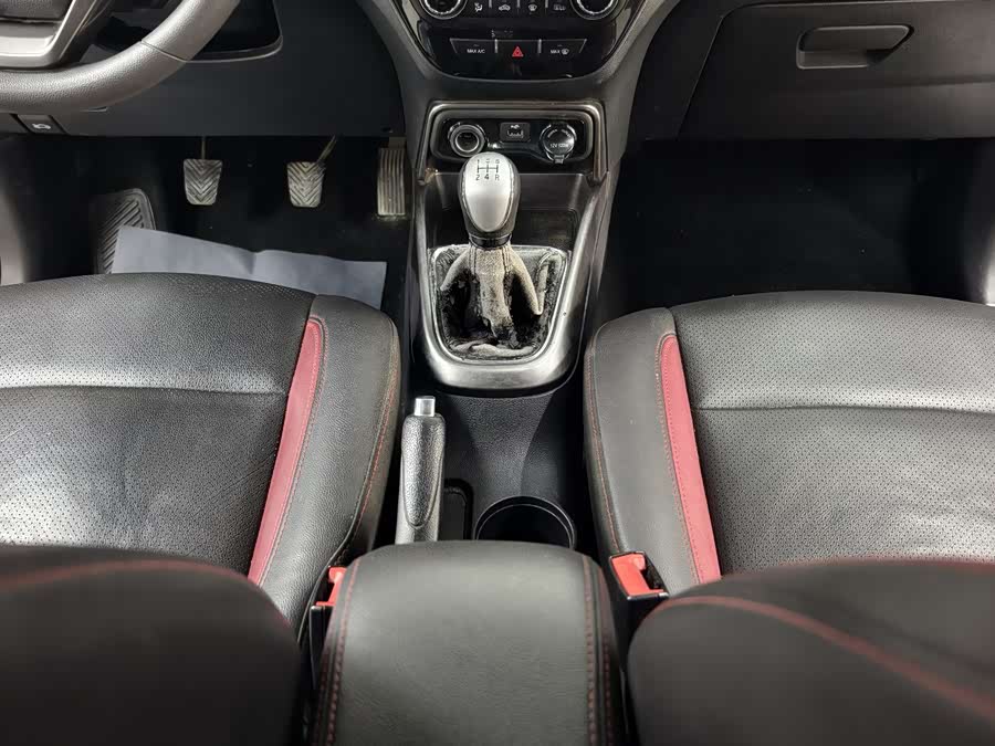 Changan CS15 2016 car image #13