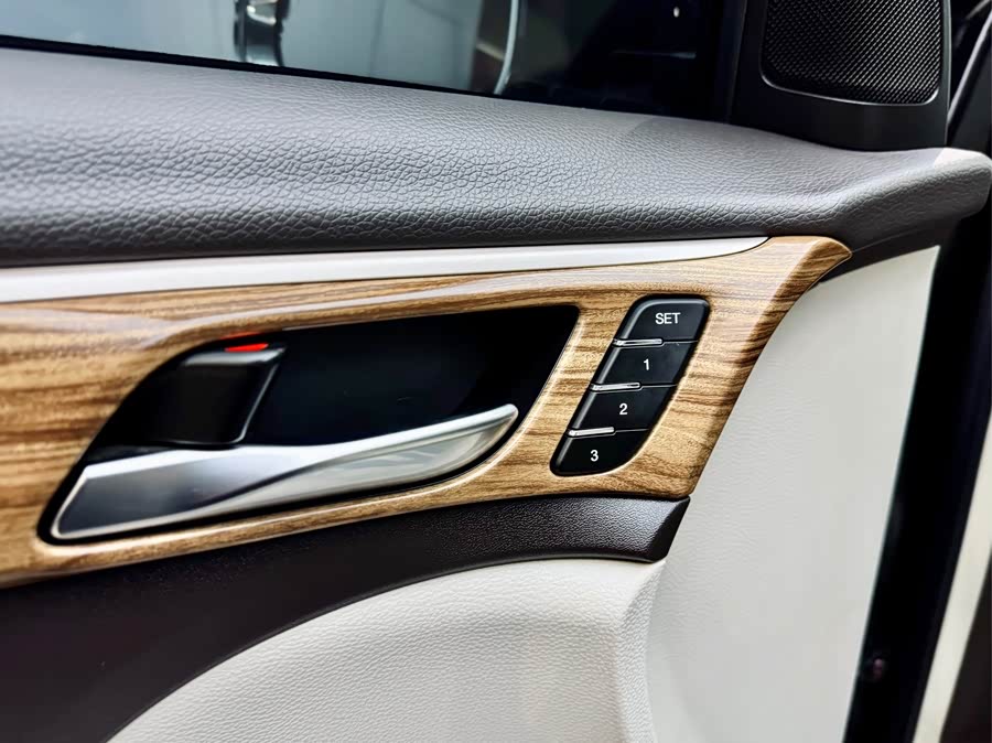 GAC Trumpchi GS8 2017 #13 GAC Trumpchi GS8 2017 car image #13