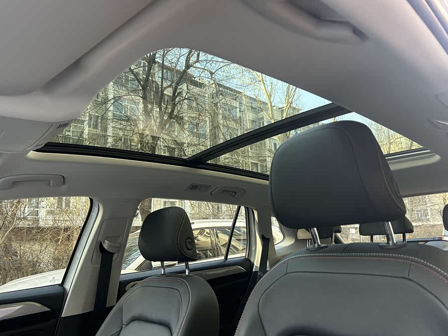 Volkswagen Tayron 2022 immagine di auto #13