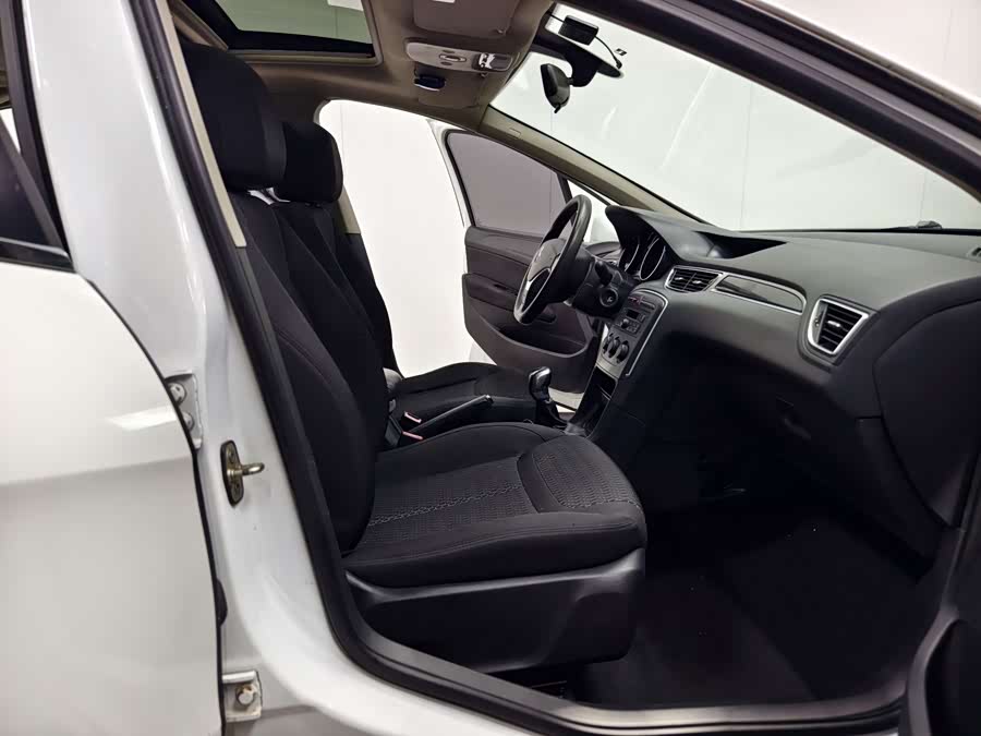 Peugeot 308 2014 car image #13
