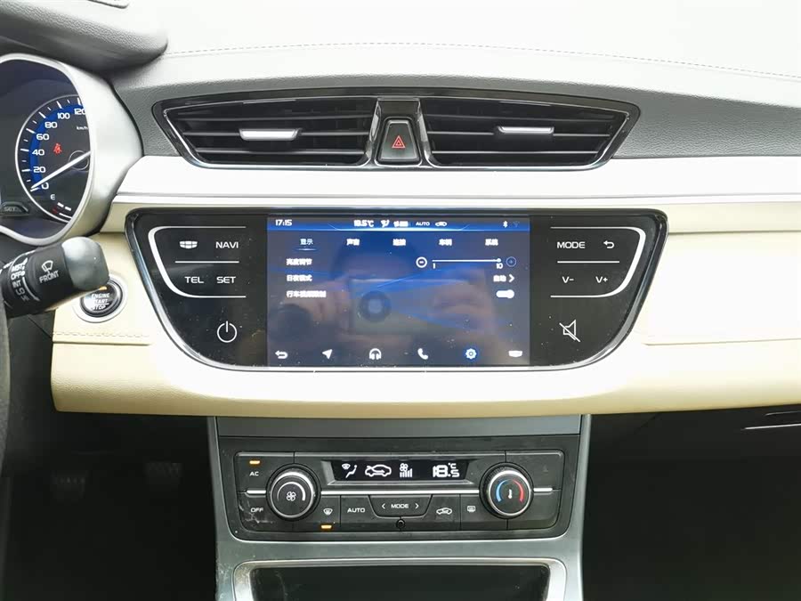 GEELY Emgrand 2018 car image #13