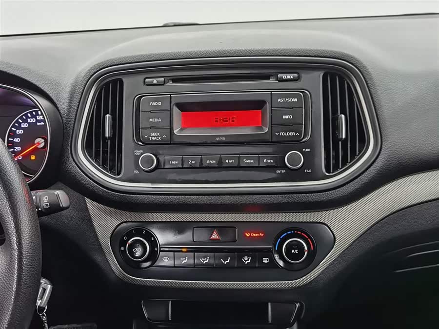 Kia Stonic 2016 car image #13