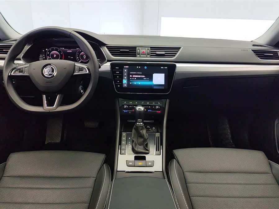 Skoda Superb 2024 car image #13