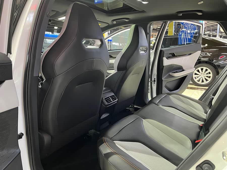 Changan UNI-V iDD 2024 car image #13