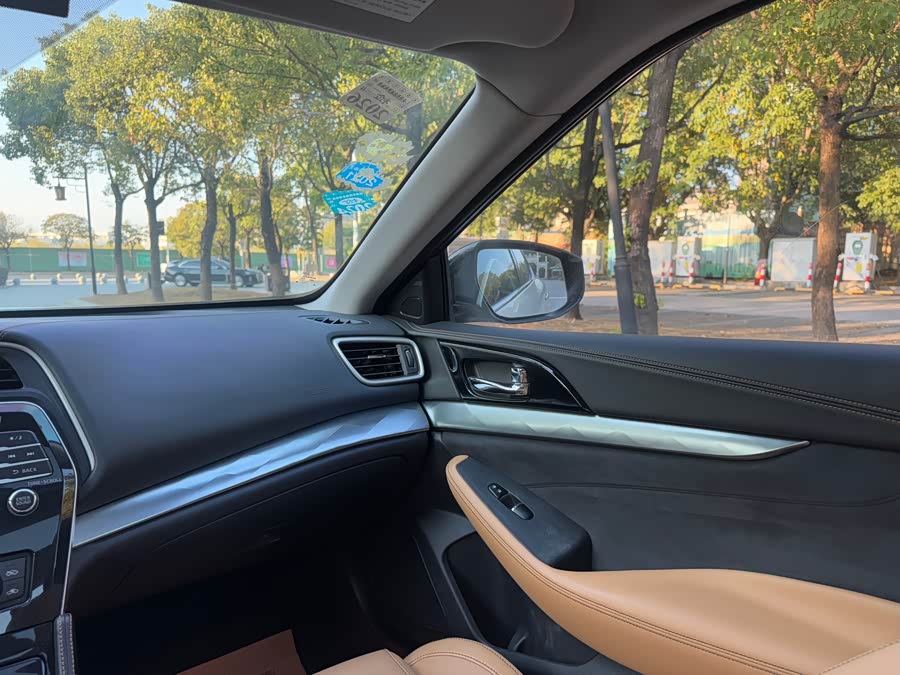 Nissan Maxima 2017 صورة سيارة #13