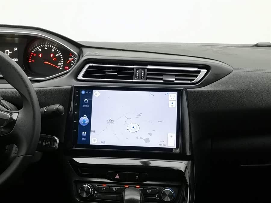 Peugeot 308 2017 car image #13