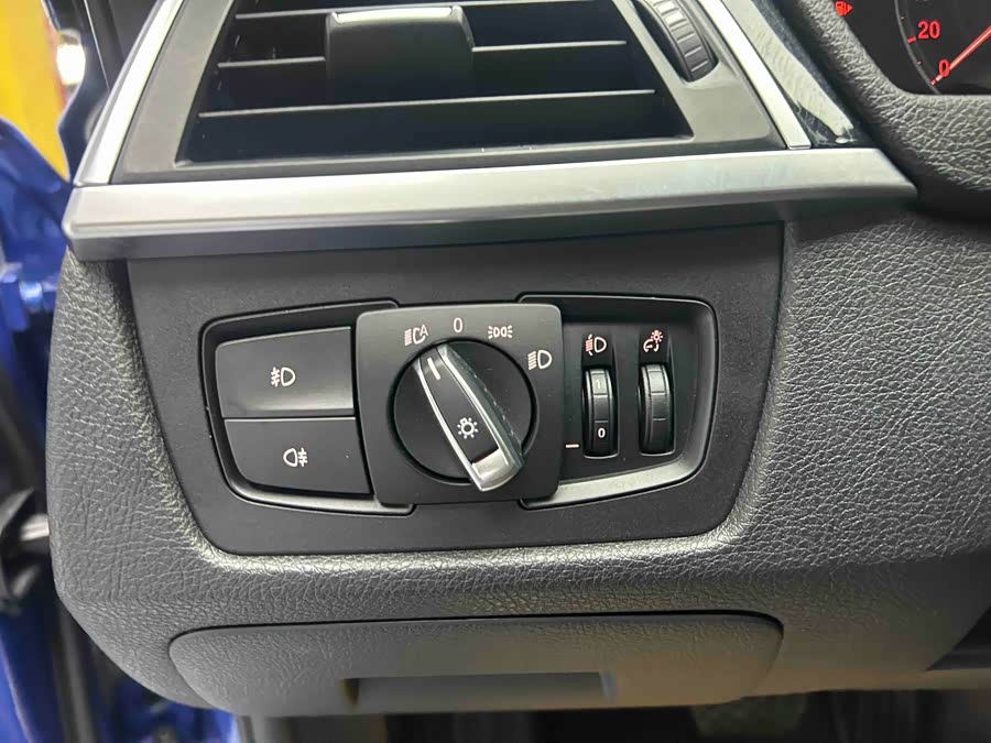 BMW 3 Series 2019 #13 BMW 3 Series 2019 car image #13