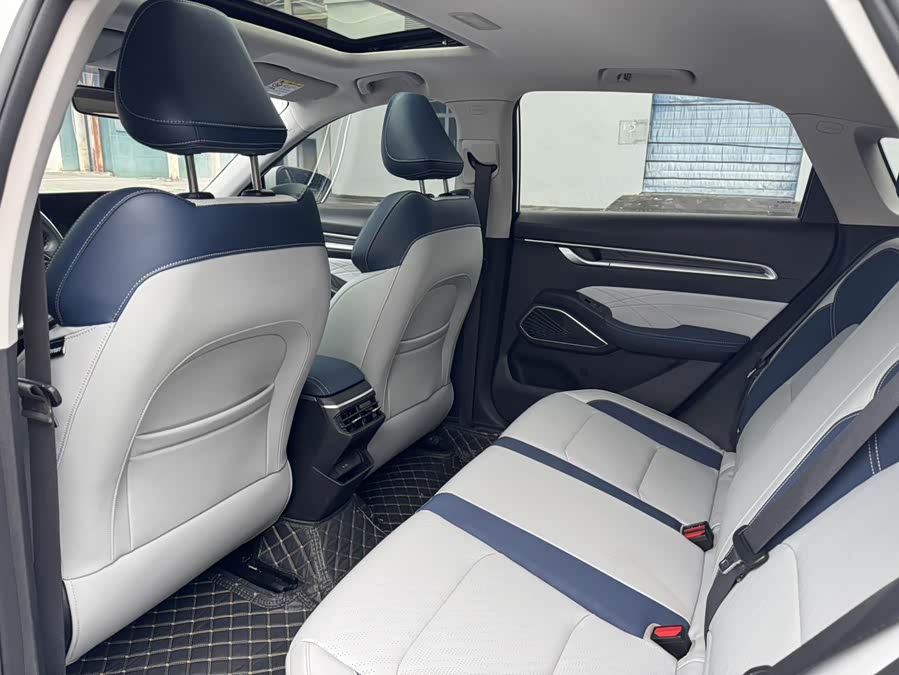 GEELY Emgrand 2021 car image #13