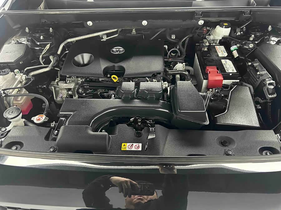 Toyota RAV4 2023 car image #13