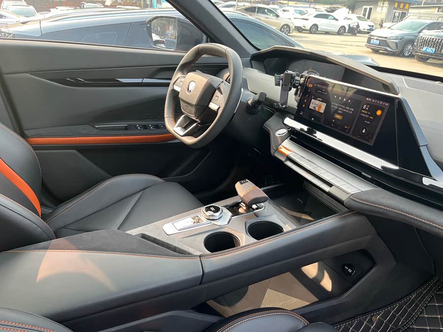 Changan UNI-V 2022 car image #13