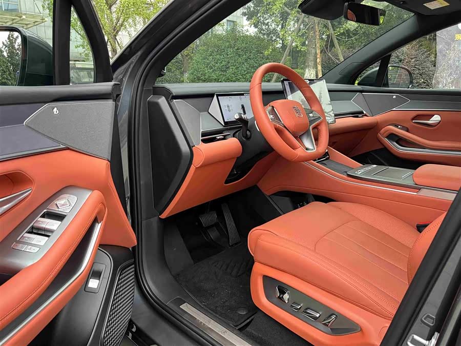 BYD Tang L 2025 immagine di auto #13