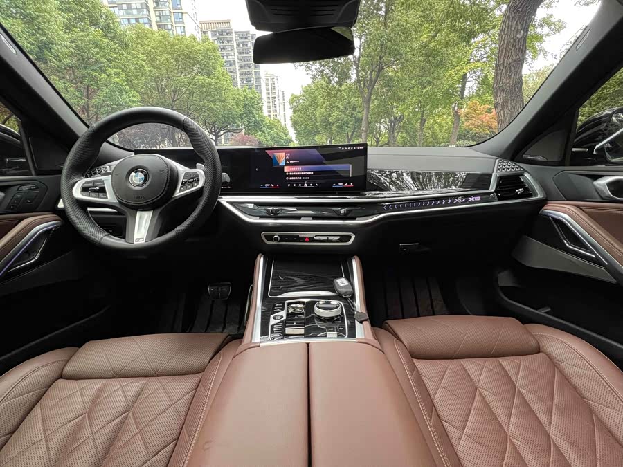BMW X6 2024 car image #13