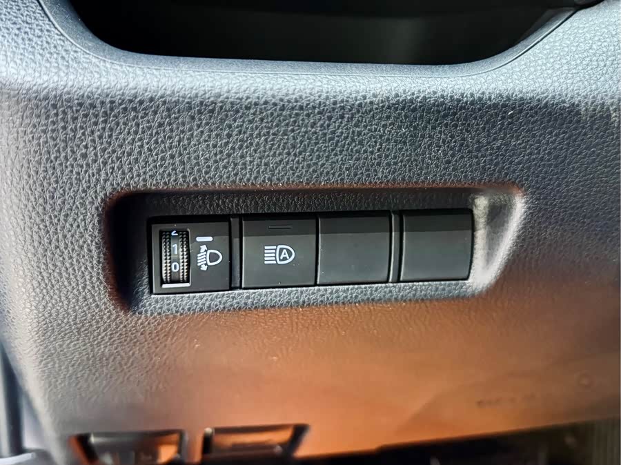 Toyota RAV4 2022 car image #13