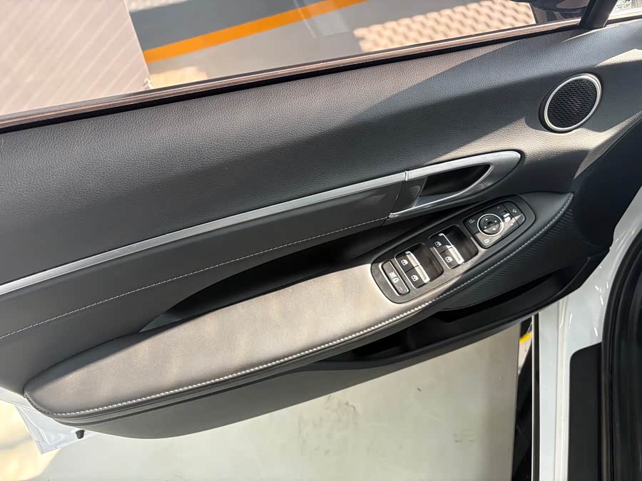 Hyundai Sonata 2024 immagine di auto #13