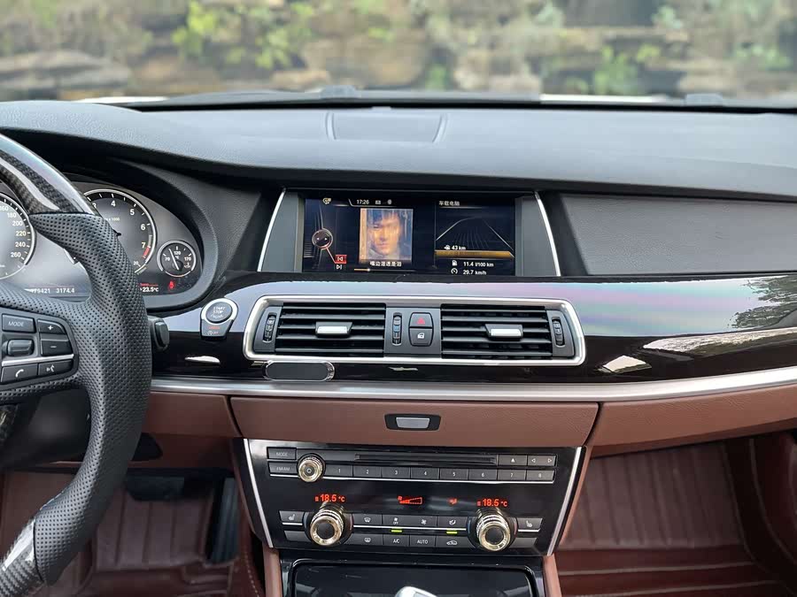 BMW 5 Series GT 2016 صورة سيارة #13