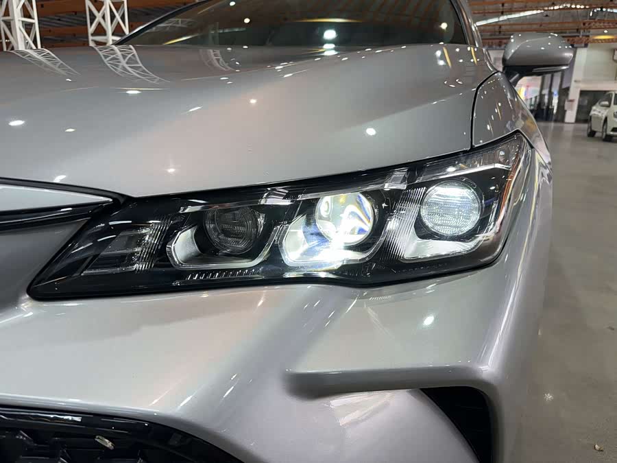 Toyota Avalon 2019 car image #13