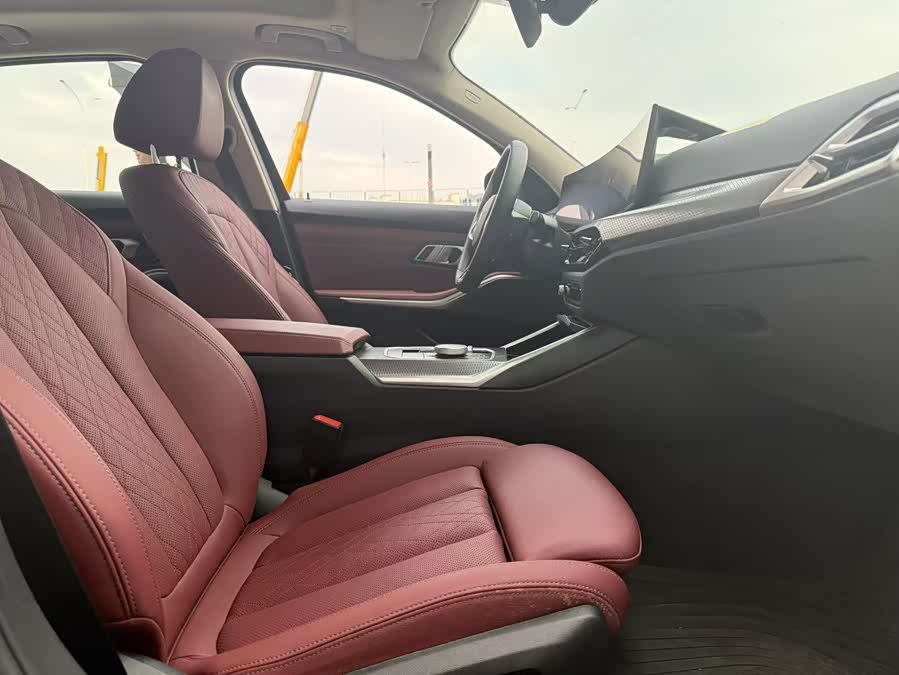 BMW i3 2024 car image #13