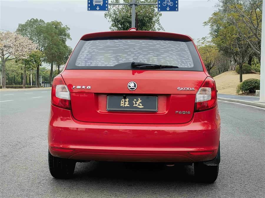 Skoda Fabia 2014 #13 Skoda Fabia 2014 car image #13