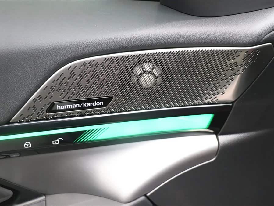 BMW 5 Series 2025 car image #13