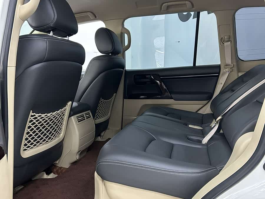 Toyota Land Cruiser 2019 #13 Toyota Land Cruiser 2019 car image #13