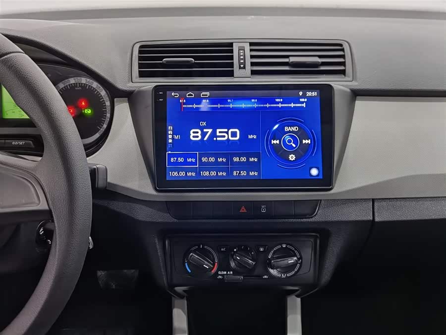 Skoda Fabia 2019 car image #13
