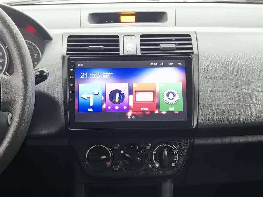 Suzuki Swift 2015 car image #13