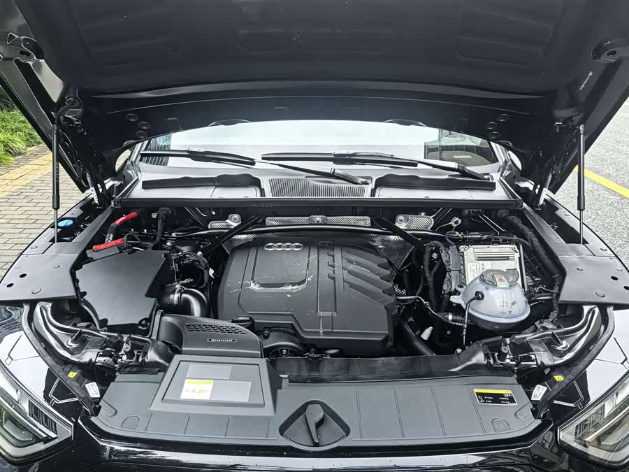 Audi Q5L 2023 car image #13