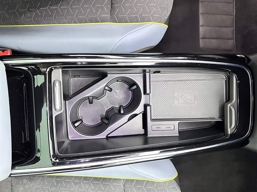 Volkswagen ID.4 X 2022 immagine di auto #13