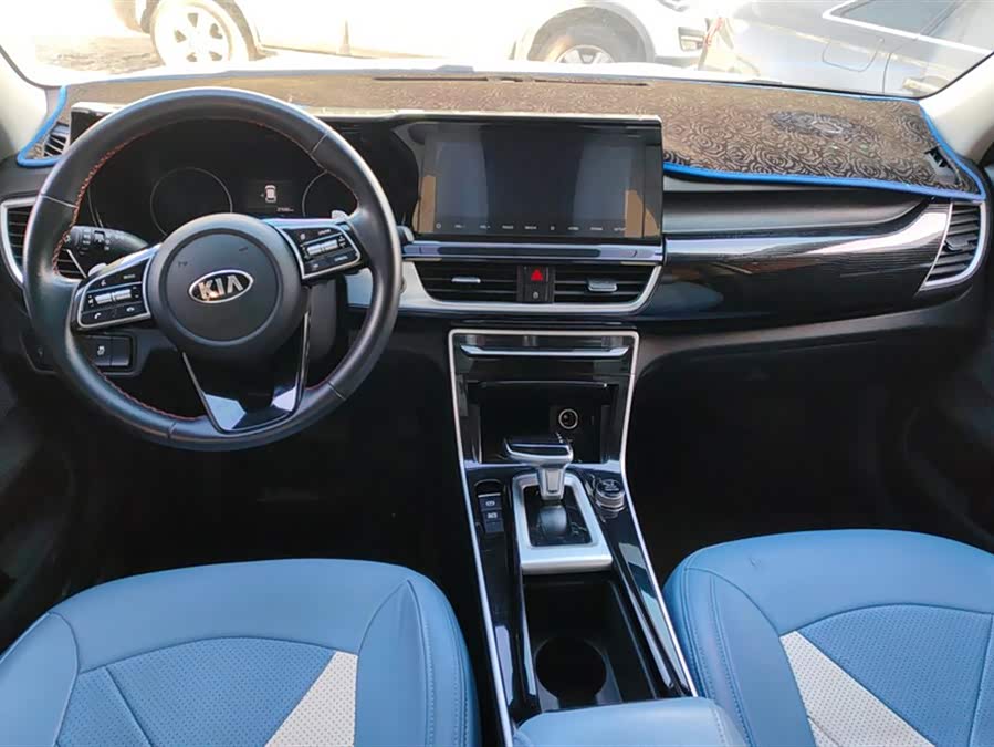 Kia Stonic 2021 car image #13