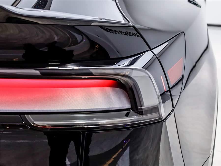 特斯拉 Model Y L 2025 汽车图片 #13