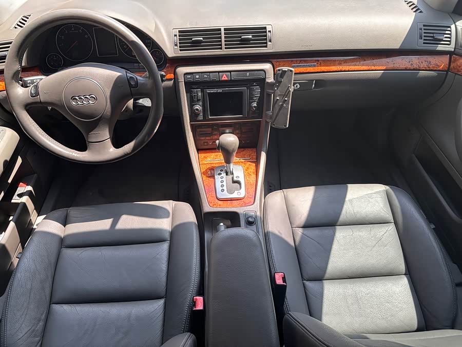 Audi A4 2008 car image #13