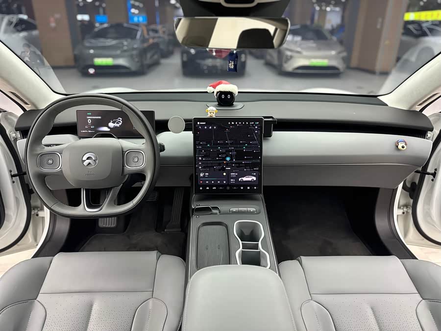 NIO ET5 2023 car image #13