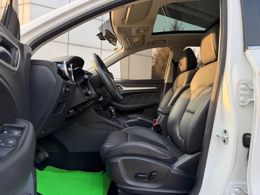 MG ZS 2019 car image #13