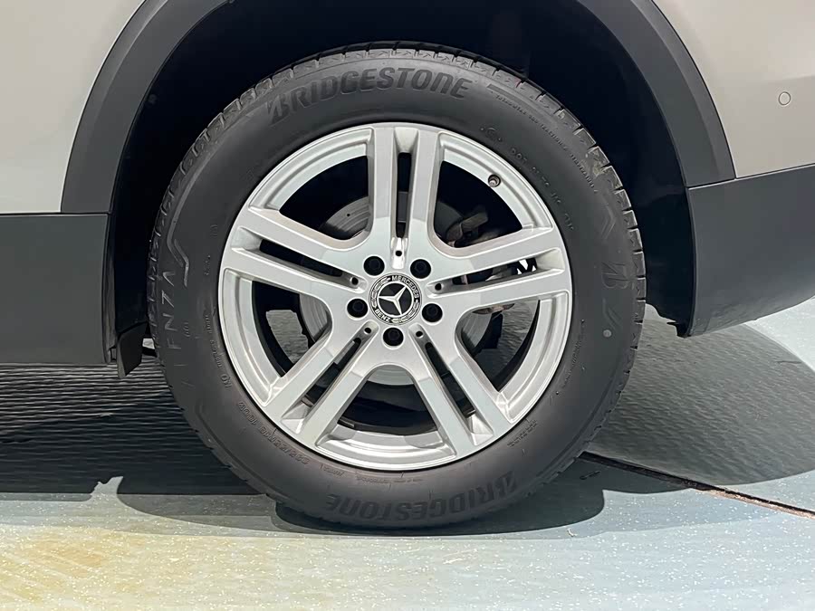 Mercedes-Benz GLB Class 2020 car image #13