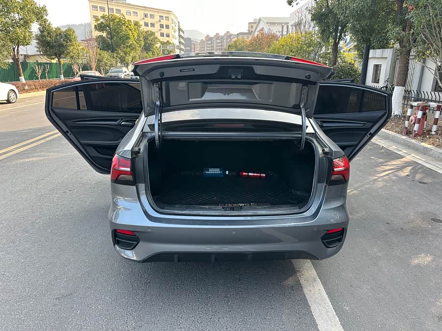 Roewe i5 2021 car image #13