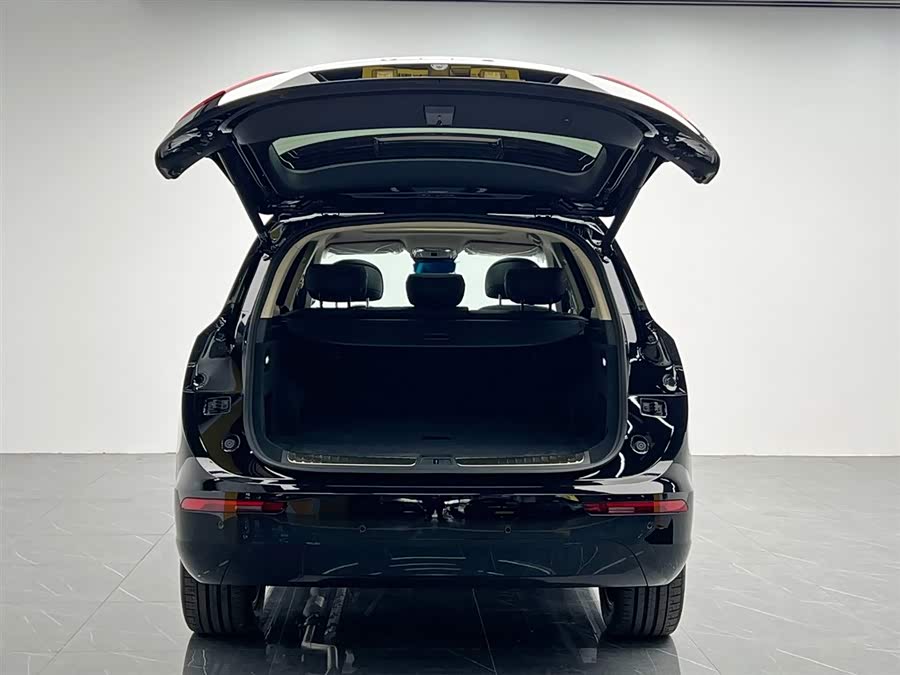 2025 car image #13
